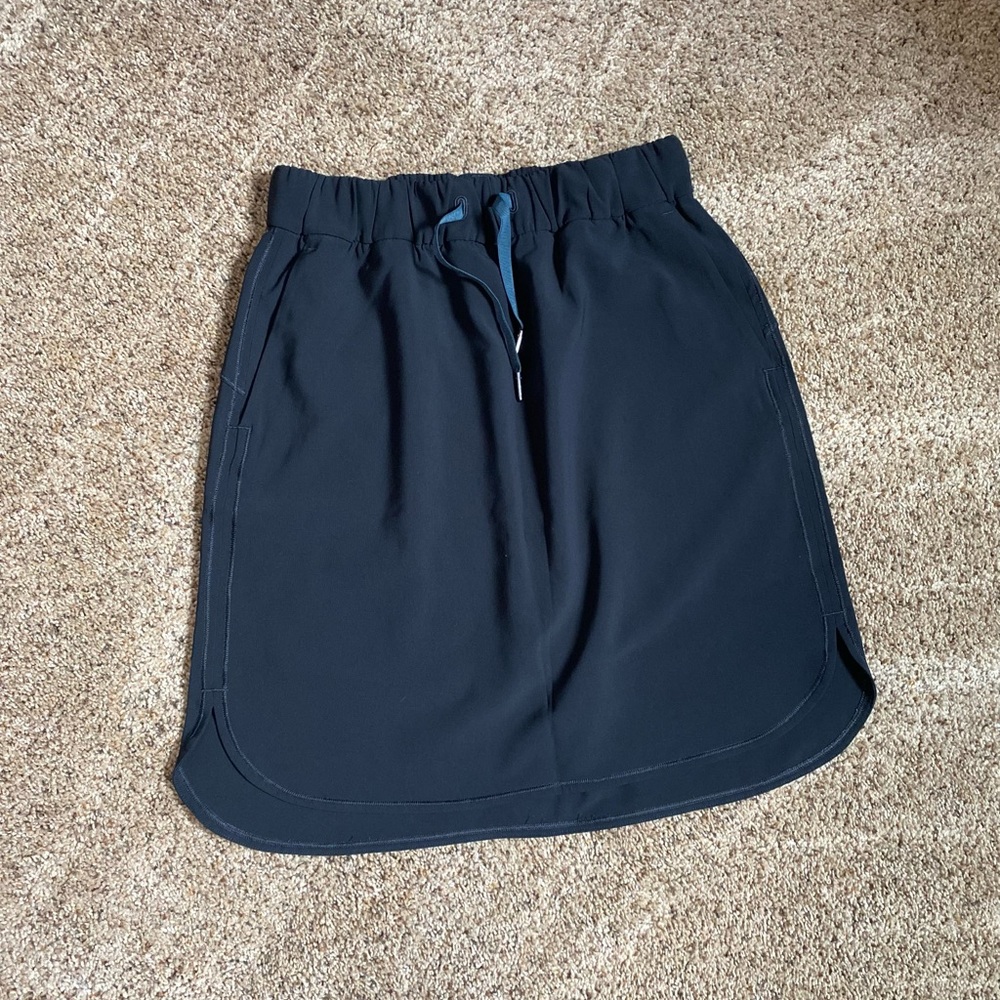 Black Lululemon skirt